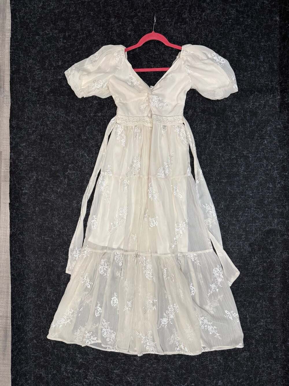 Cottagecore Floral Romantic Altar'd State White Embroidered Puff Sleeve Tiered M
